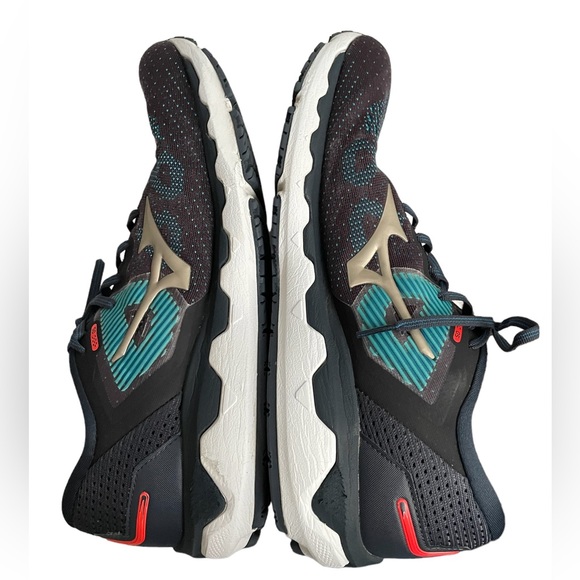 Mizuno Men’s Wave Horizon 5 Running Shoe EUC Size 12 - Picture 8 of 12